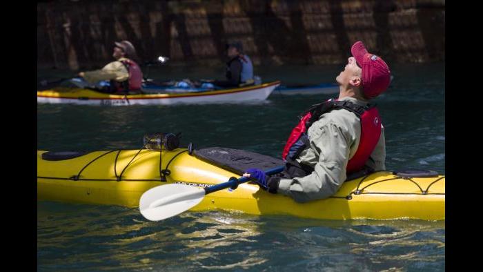 Kayaking in the Calumet River. (Luke Brodarick / Chicago Tonight)