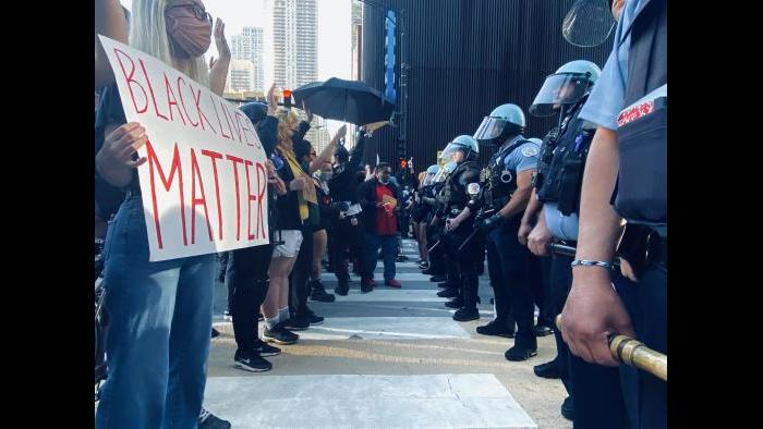 Scenes from Chicago protests on Saturday, May 30, 2020 over the killing of George Floyd. (Hugo Balta / WTTW News)