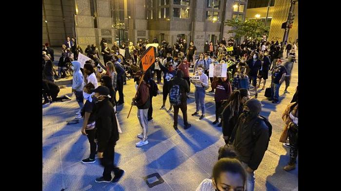 Scenes from Chicago protests on Saturday, May 30, 2020 over the killing of George Floyd. (Hugo Balta / WTTW News)