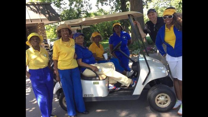 Jay Shefsky with members of the Chicago Women's Golf Club. 