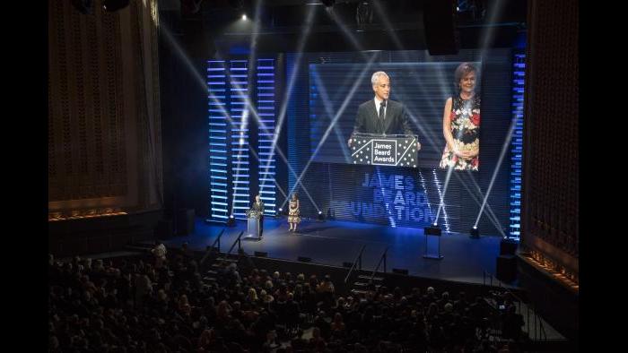 Mayor Rahm Emanuel welcomes the audience. (Courtesy of James Beard Foundation)
