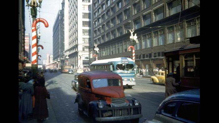 State Street decorated for Christmas, 1949 (Joe+Jeanette Archie / Flickr)