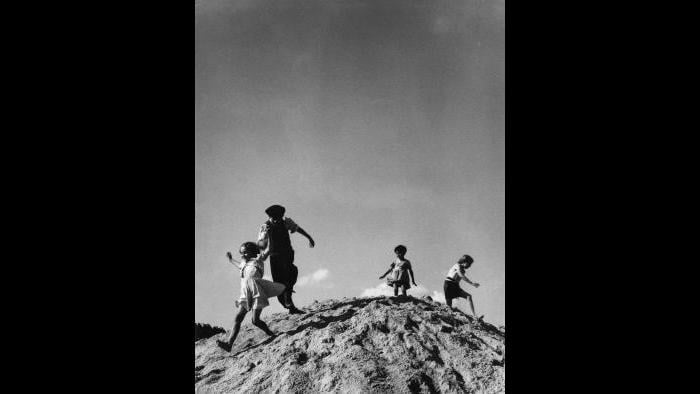 (© Sabine Weiss / Courtesy Stephen Daiter Gallery, Chicago)