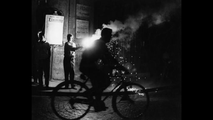 (© Sabine Weiss / Courtesy Stephen Daiter Gallery, Chicago)