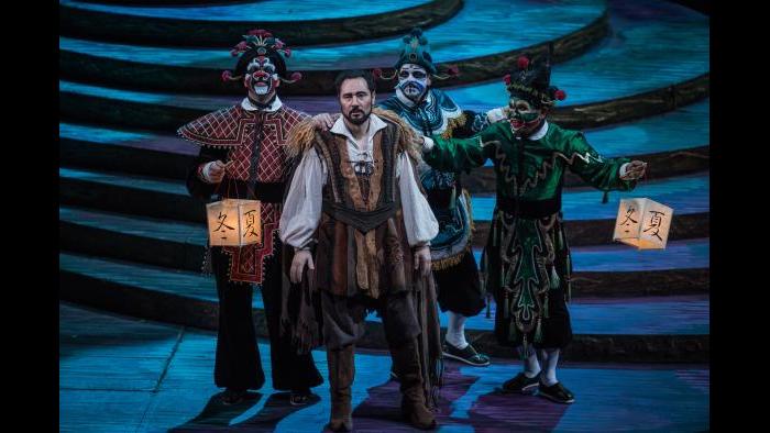 Stefano La Colla, center, in “Turandot” (Courtesy of Lyric Opera Chicago)