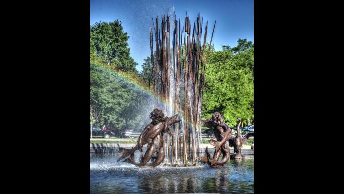 (Credit: Larry Broutman)