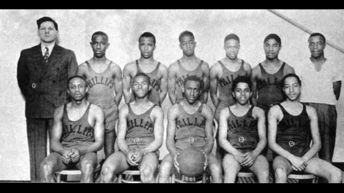 DuSable High School basketball (Courtesy of Timuel Black and the Vivian G. Harsh Research Collection)