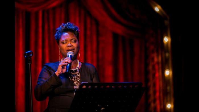 Donica Lynn performs at the Chicago Actors’ Call to Action May event. (Ingrid Bonne)