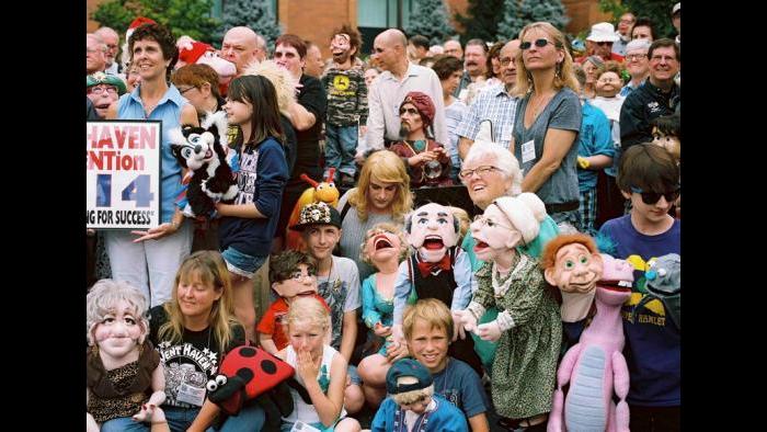 Group photo from the 2014 Vent Haven Ventriloquist Convention (Estelle Hanania)