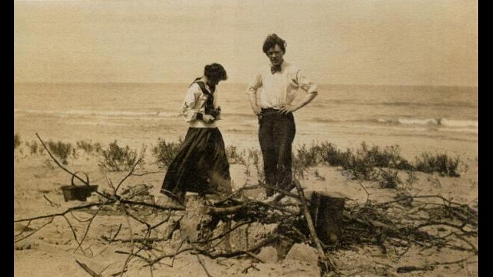 Maida Lewis and Frank Dudley, Indiana Dunes, ca. 1912