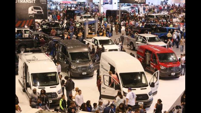 (Chicago Auto Show)