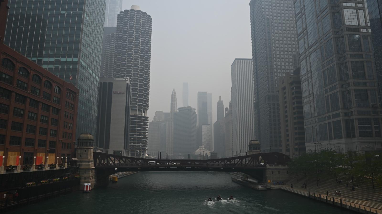 Wildfire smoke blankets Chicago as a hazardous air quality alert is issued on July 16, 2026. (Victor Hilitski / WTTW News)