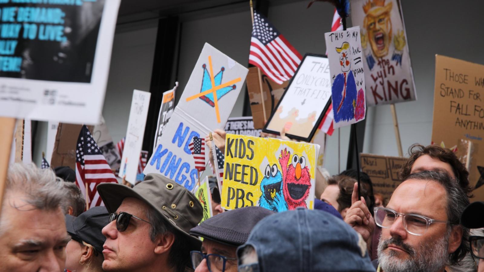 Thousands of people took to the streets for Chicago’s “No Kings” protest on Saturday, June 14, 2025. (Michael Izquierdo / WTTW News)