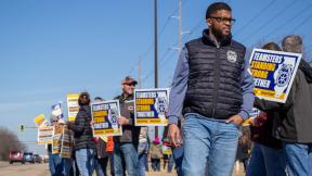 Members of the Teamsters Local 916 union rally Wednesday, Feb. 14, 2024, outside of the Illinois Department of Transportation building in Springfield. (Alex Abbeduto / Capitol News Illinois)
