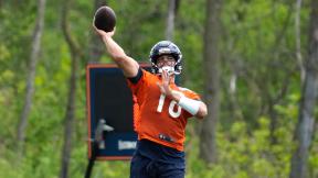 Chicago Bears quarterback Caleb Williams throws a pass during the NFL football team's rookie camp at Halas Hall in Lake Forest, Ill., Friday, May 10, 2024. (AP Photo / Nam Y. Huh)