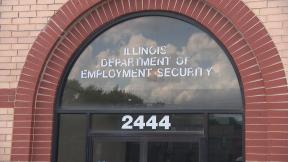 An Illinois Department of Employment Security office on Lawrence Avenue in Chicago. (WTTW News) An Illinois Department of Employment Security office on Lawrence Avenue in Chicago. (WTTW News)